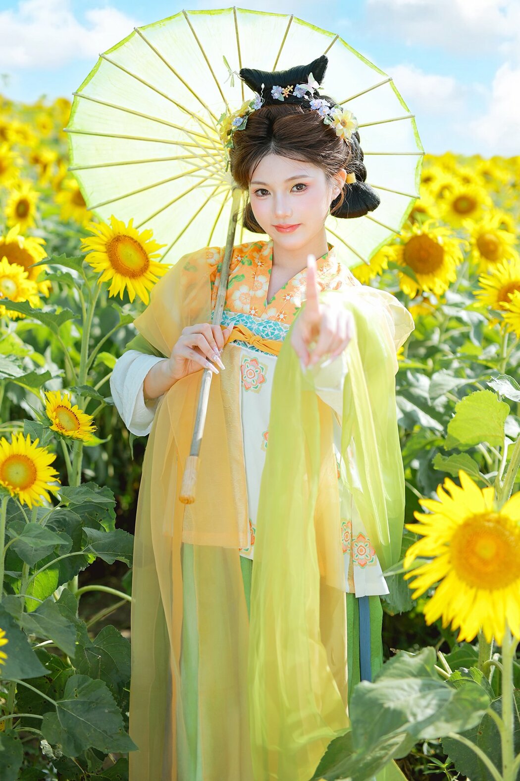 YiTuYu艺图语 Vol.9589 Dai Dai Bu Xiang Fei (17P)