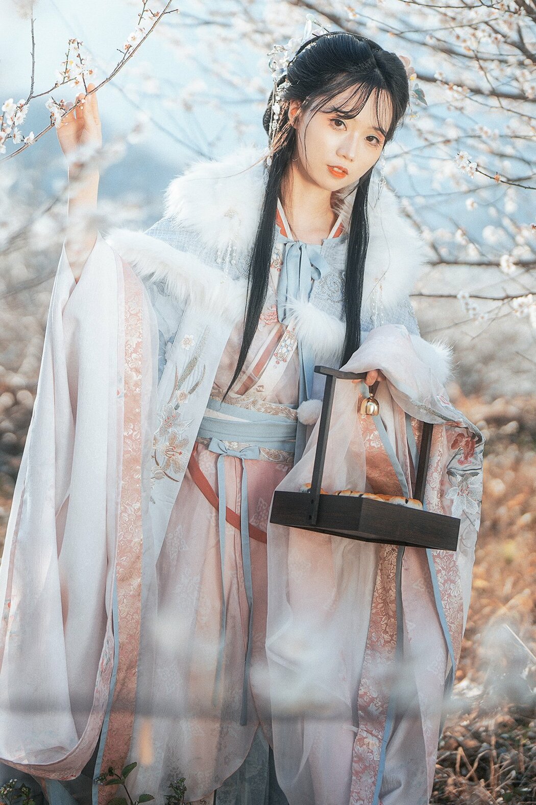 YiTuYu艺图语 Vol.10209 Nan You Chen Miao Miao (18P)