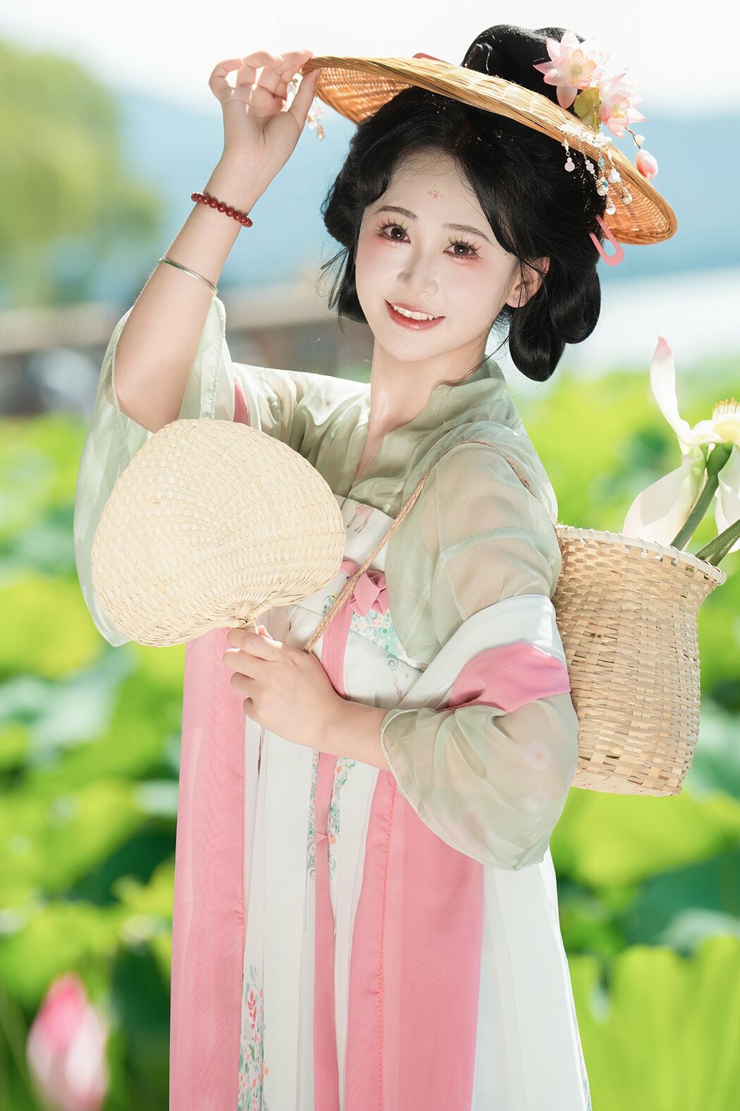YiTuYu艺图语 Vol.9685 Jiao Yi Zhi Sui Sui (19P)