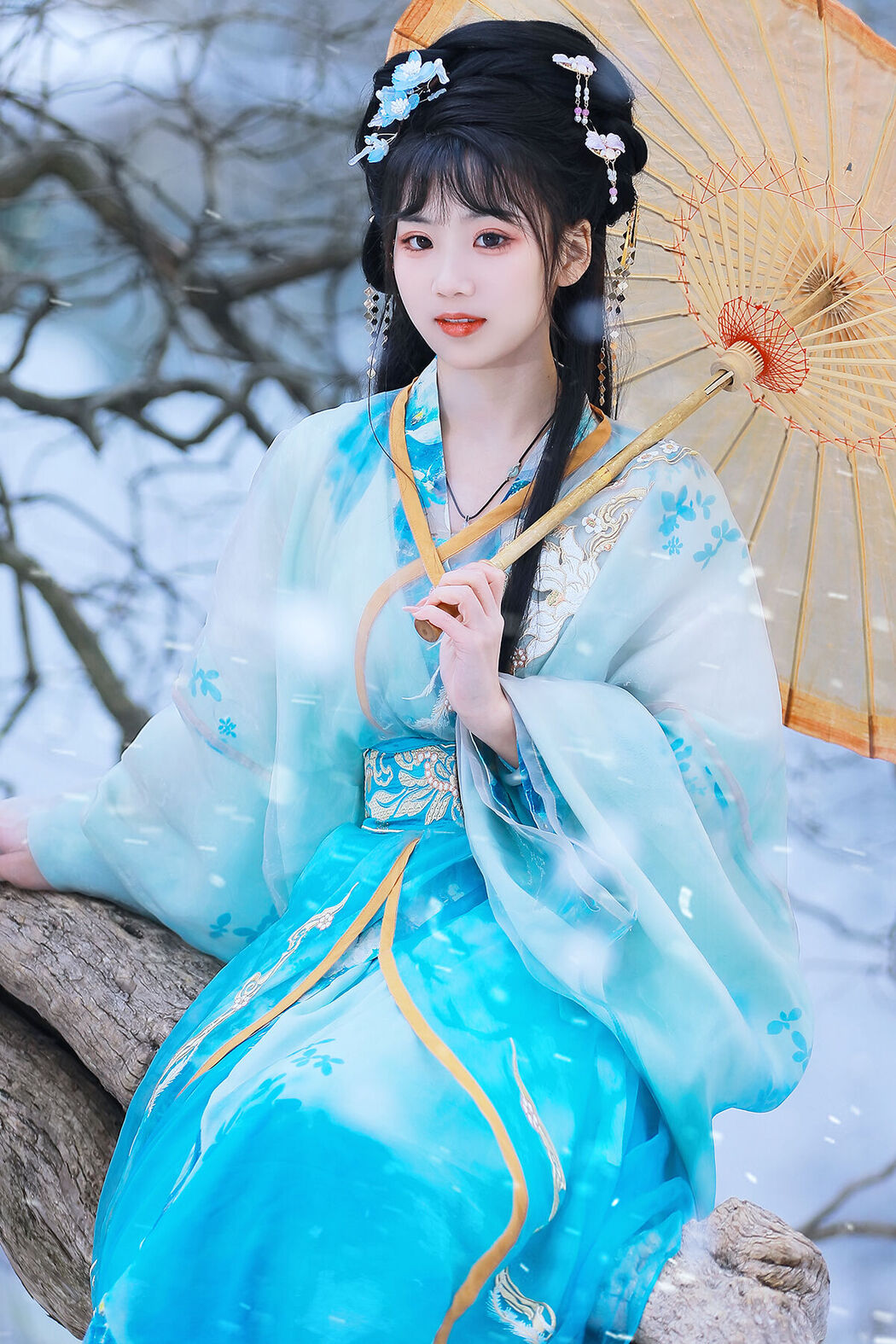 YiTuYu艺图语 Vol.8408 周周Ay (23P)