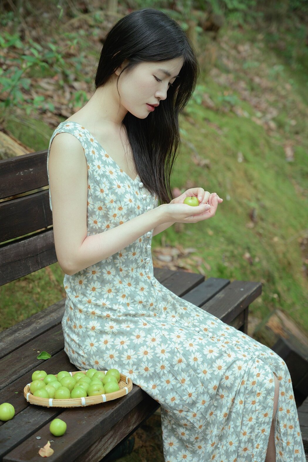 YiTuYu艺图语 Vol.9673 Lu Wei Wei Wei (25P)
