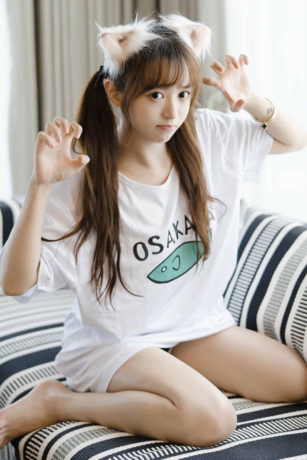 YiTuYu艺图语 Vol.10270 Xiao Yi (33P)