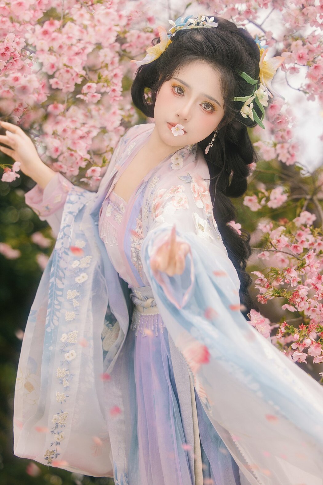 YiTuYu艺图语 Vol.8666 Xian Lu (19P)