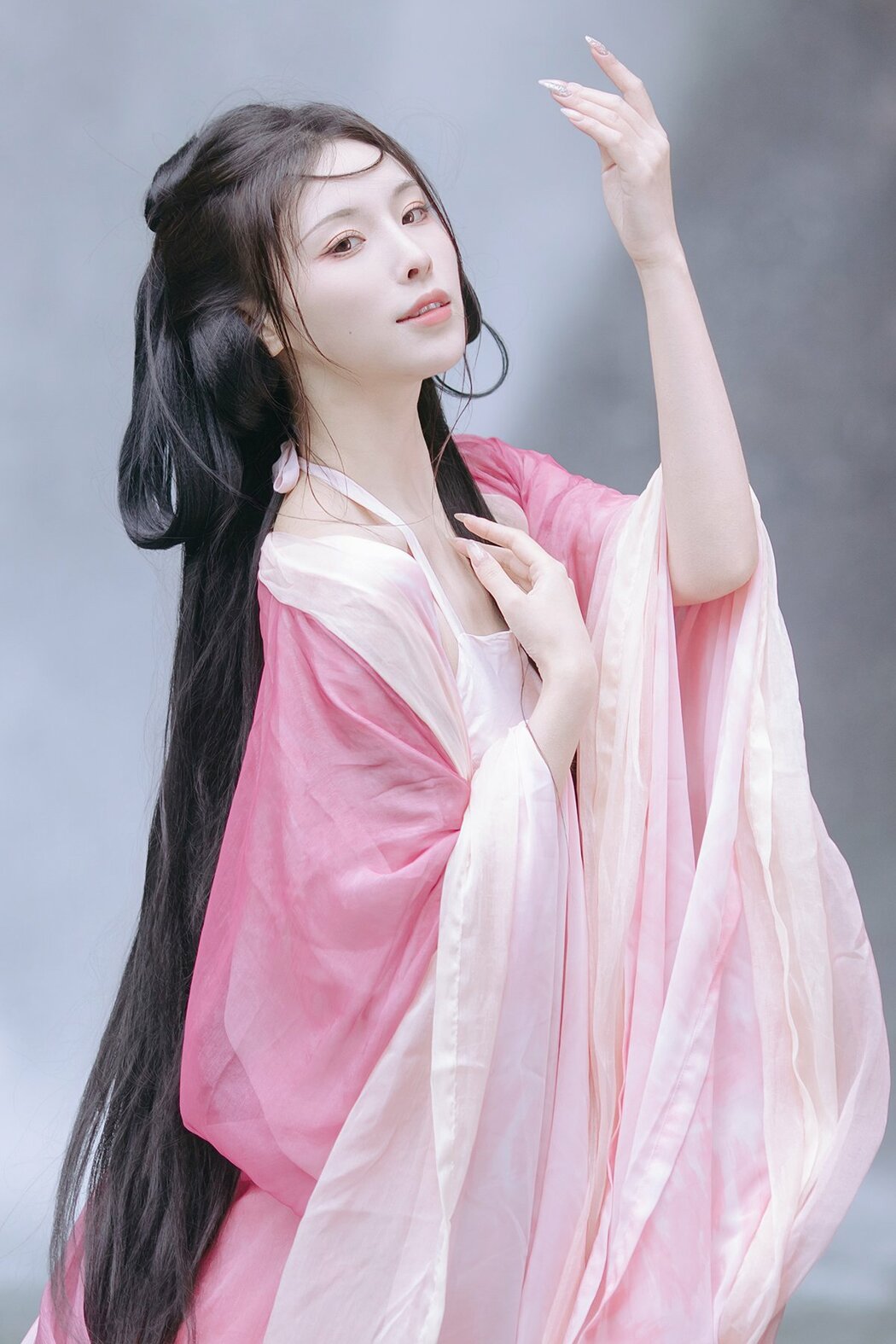 YiTuYu艺图语 Vol.8765 Yi Xiao Zhi Zhi Zhi Zhi (19P)
