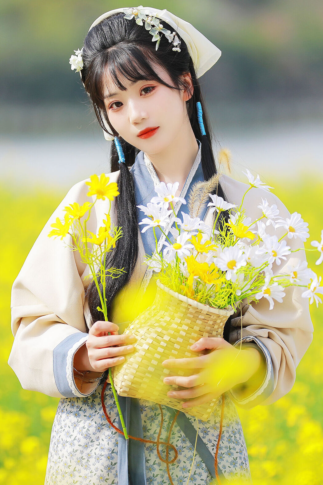 YiTuYu艺图语 Vol.8416 周周Ay (26P)
