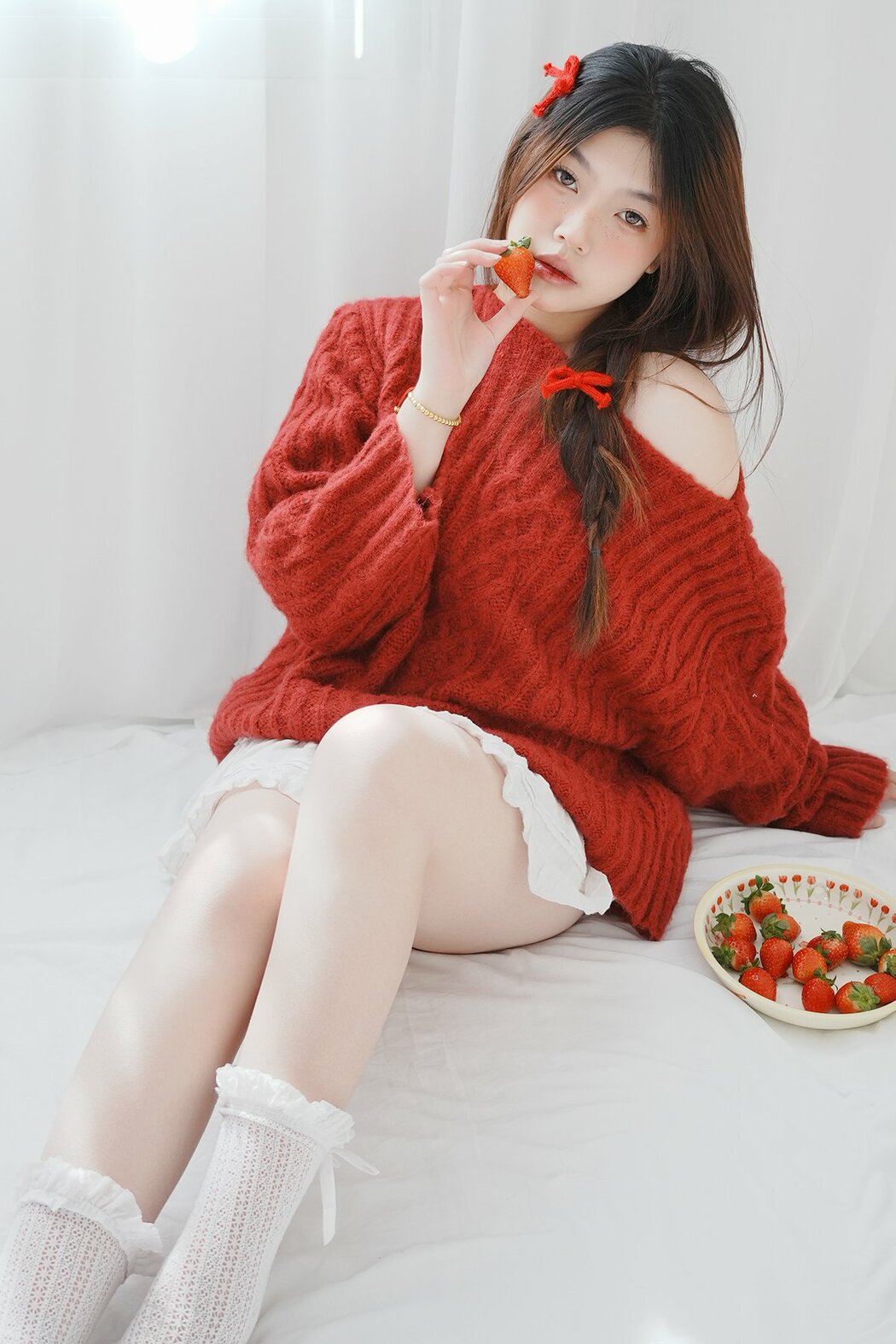 YiTuYu艺图语 Vol.10067 Jing Jing Yi (17P)