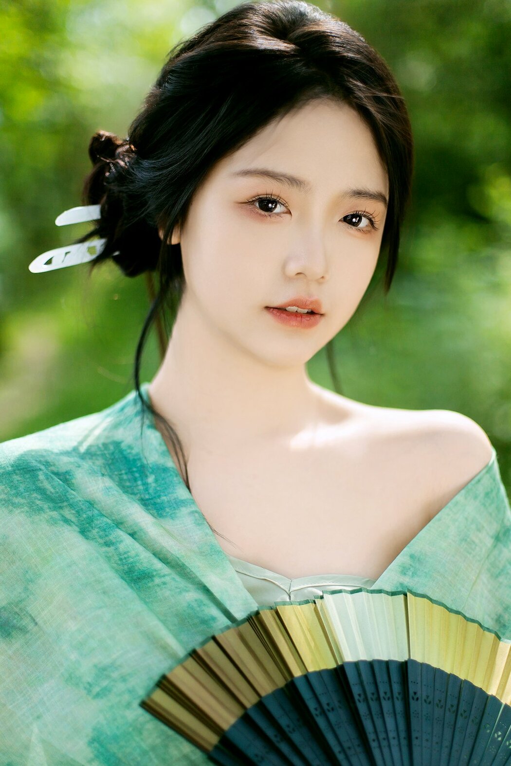YiTuYu艺图语 Vol.9020 Qi Qi RY (26P)