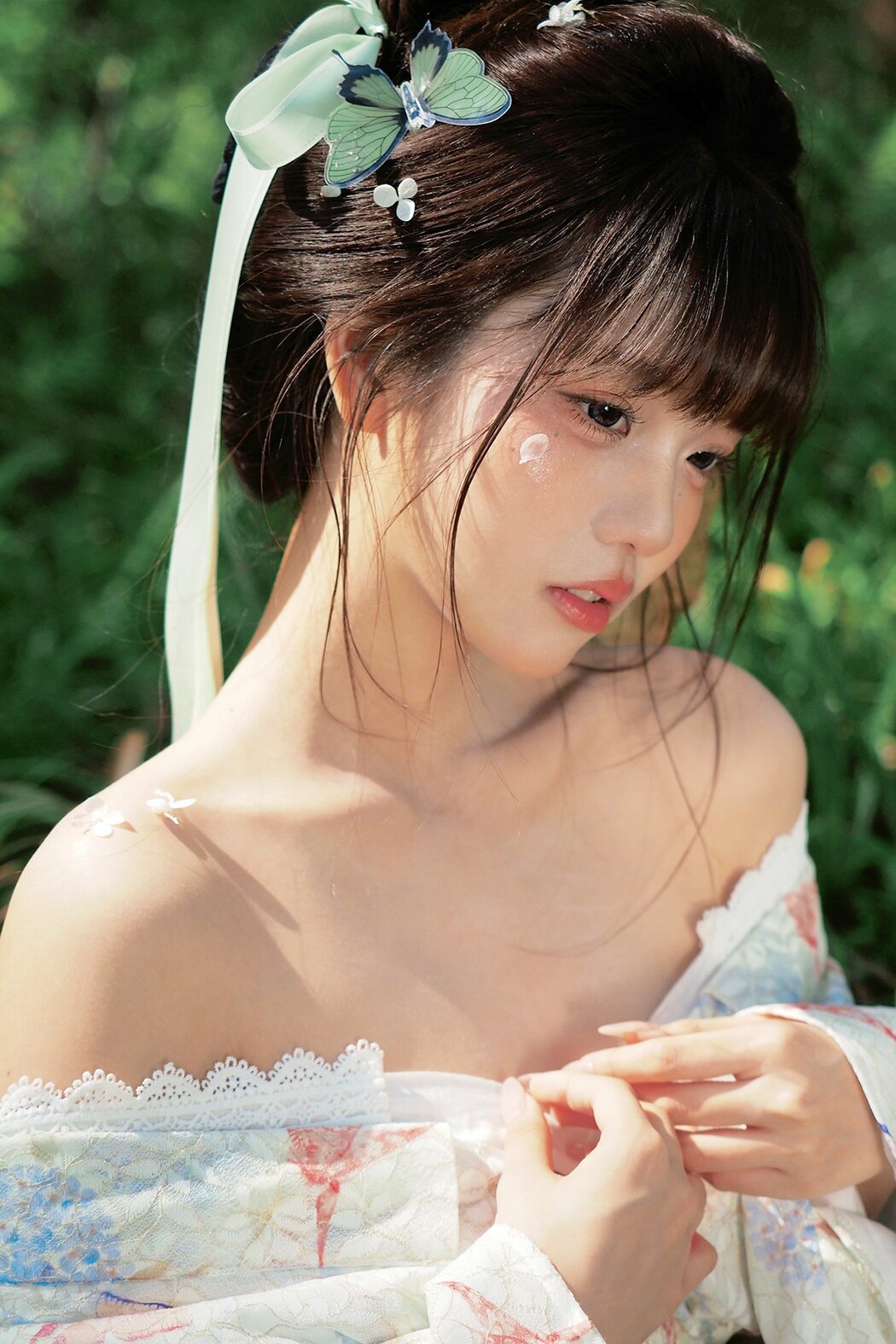 YiTuYu艺图语 Vol.9216 Xiao Xin Yi Yi (14P)