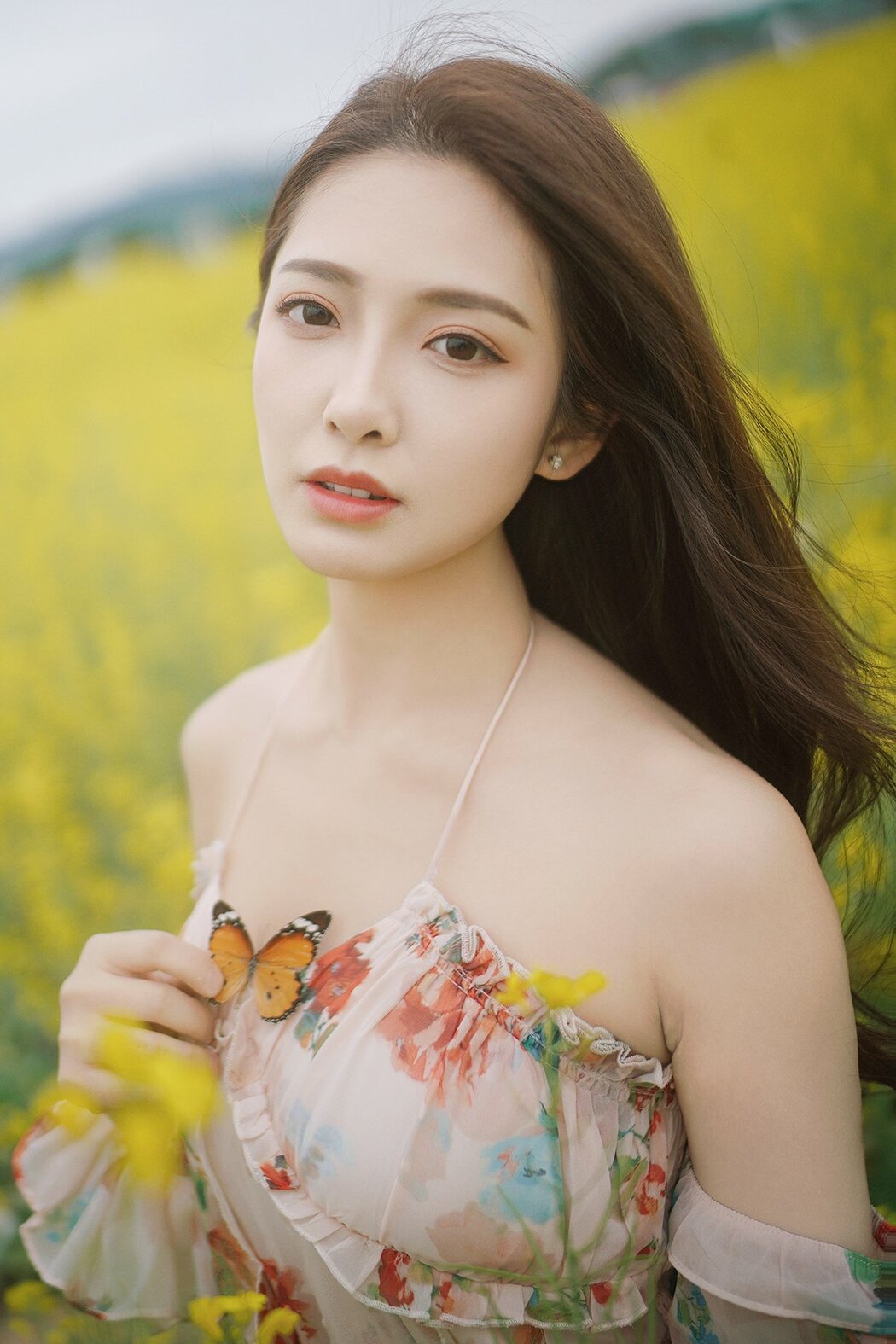 YiTuYu艺图语 Vol.8672 Ying Er YY (52P)
