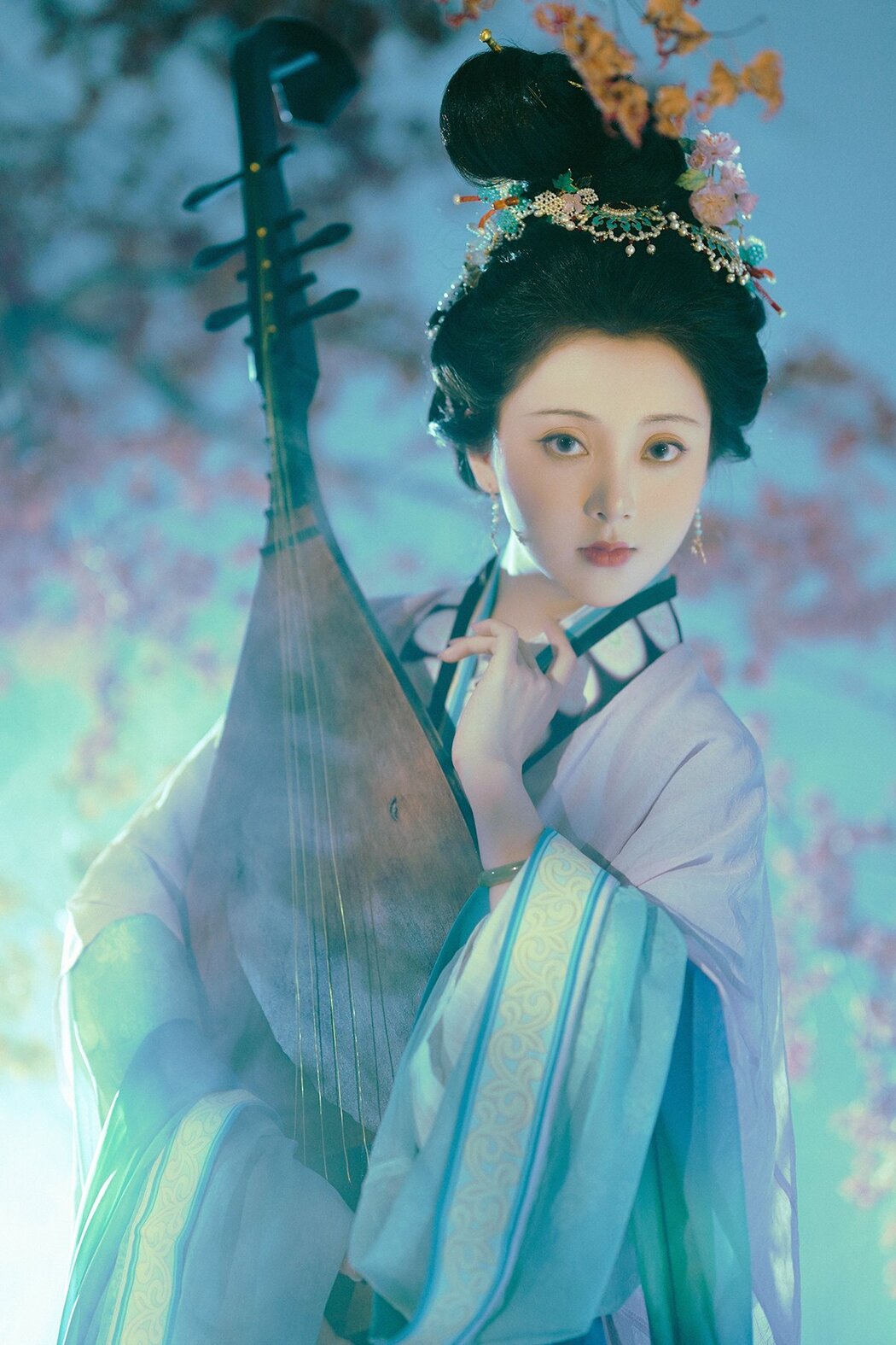 YiTuYu艺图语 Vol.9084 Yu Yue Shi Tu Tu (24P)