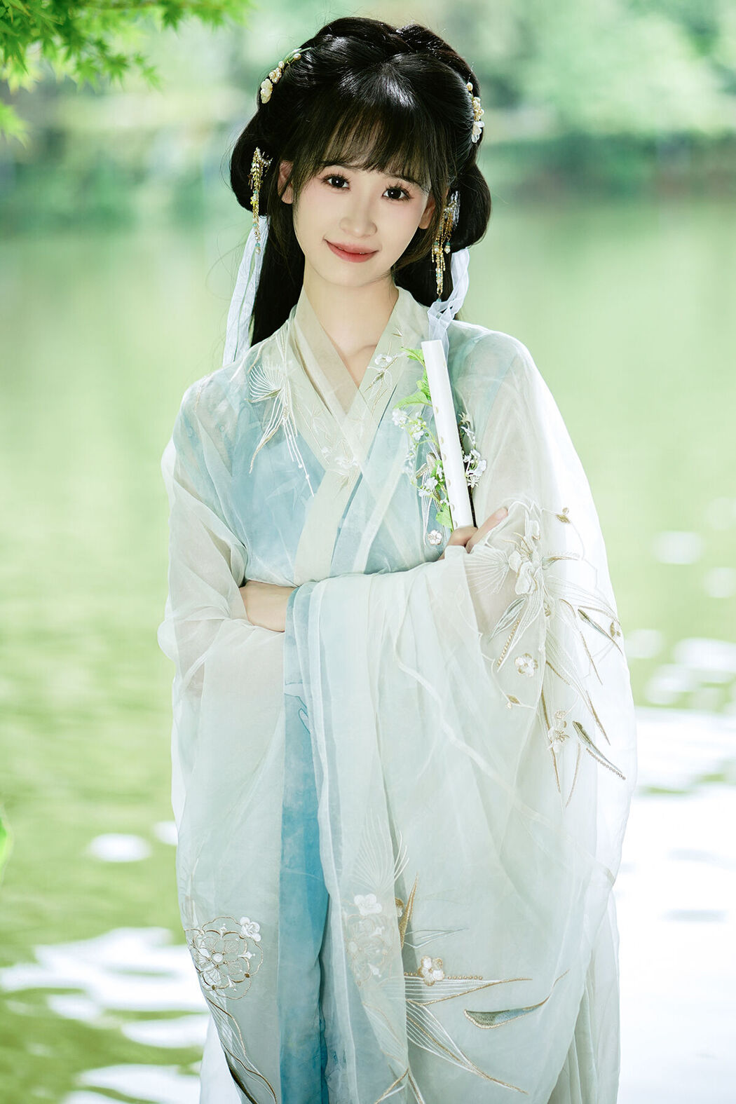 YiTuYu艺图语 Vol.8072 春娇 (23P)
