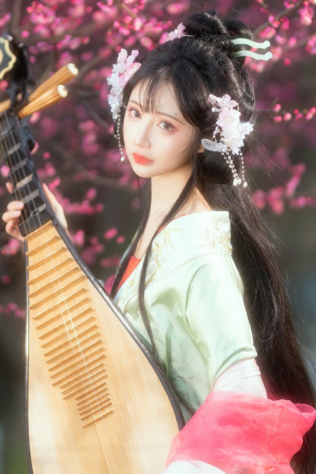 YiTuYu艺图语 Vol.9620 Qi Luo Sheng De Xiao Su Su (17P)
