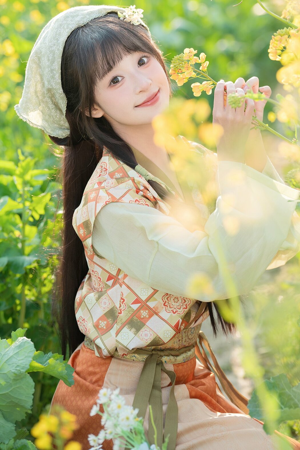 YiTuYu艺图语 Vol.8933 Xia Yu Xiao Nian (40P)
