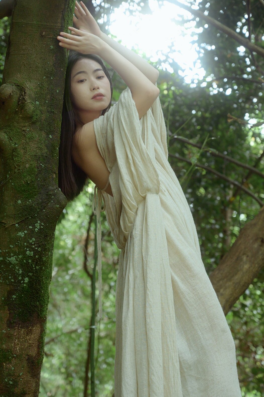 YiTuYu艺图语 Vol.9151 Ban Ge Yue Liang (23P)