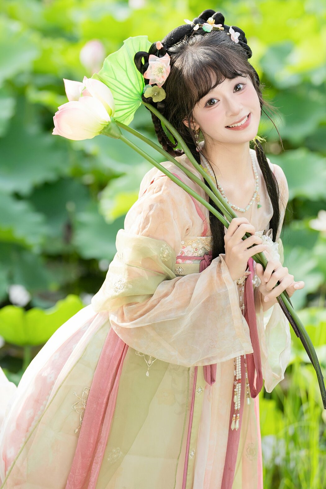 YiTuYu艺图语 Vol.10144 Xia Yu Xiao Nian (53P)