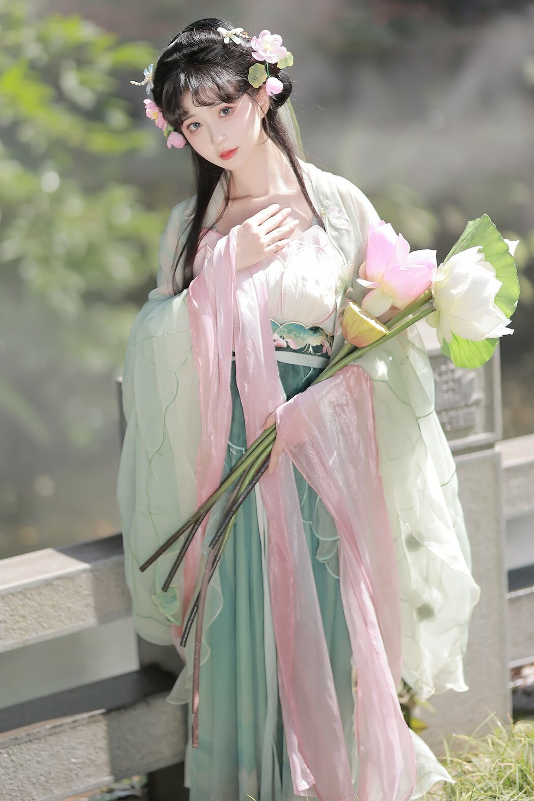 YiTuYu艺图语 Vol.9537 Qi Luo Sheng De Xiao Su Su (15P)
