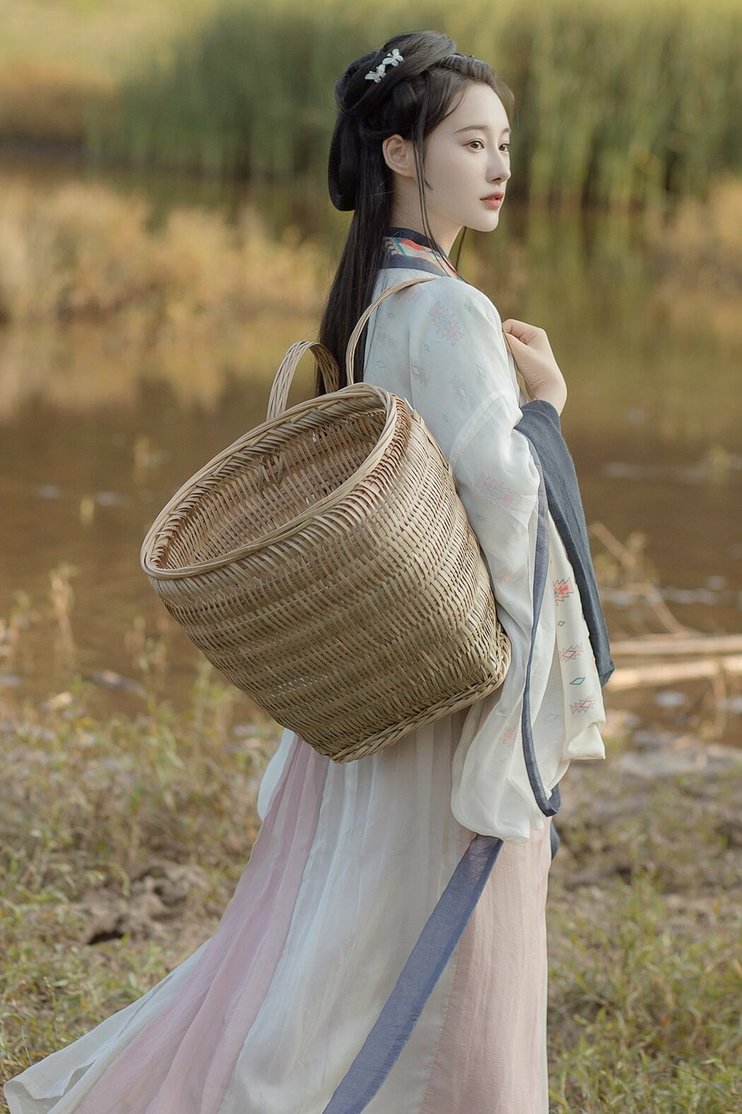 YiTuYu艺图语 Vol.9130 Shiba Yue (20P)
