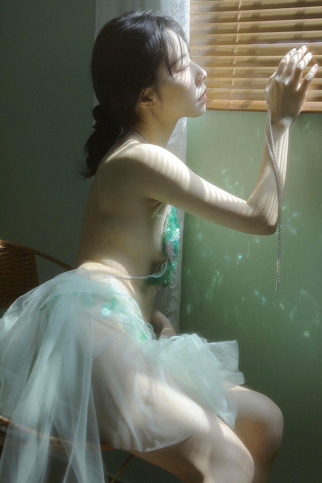 YiTuYu艺图语 Vol.10236 Ye Sheng Mo Te Yuan Zi (16P)