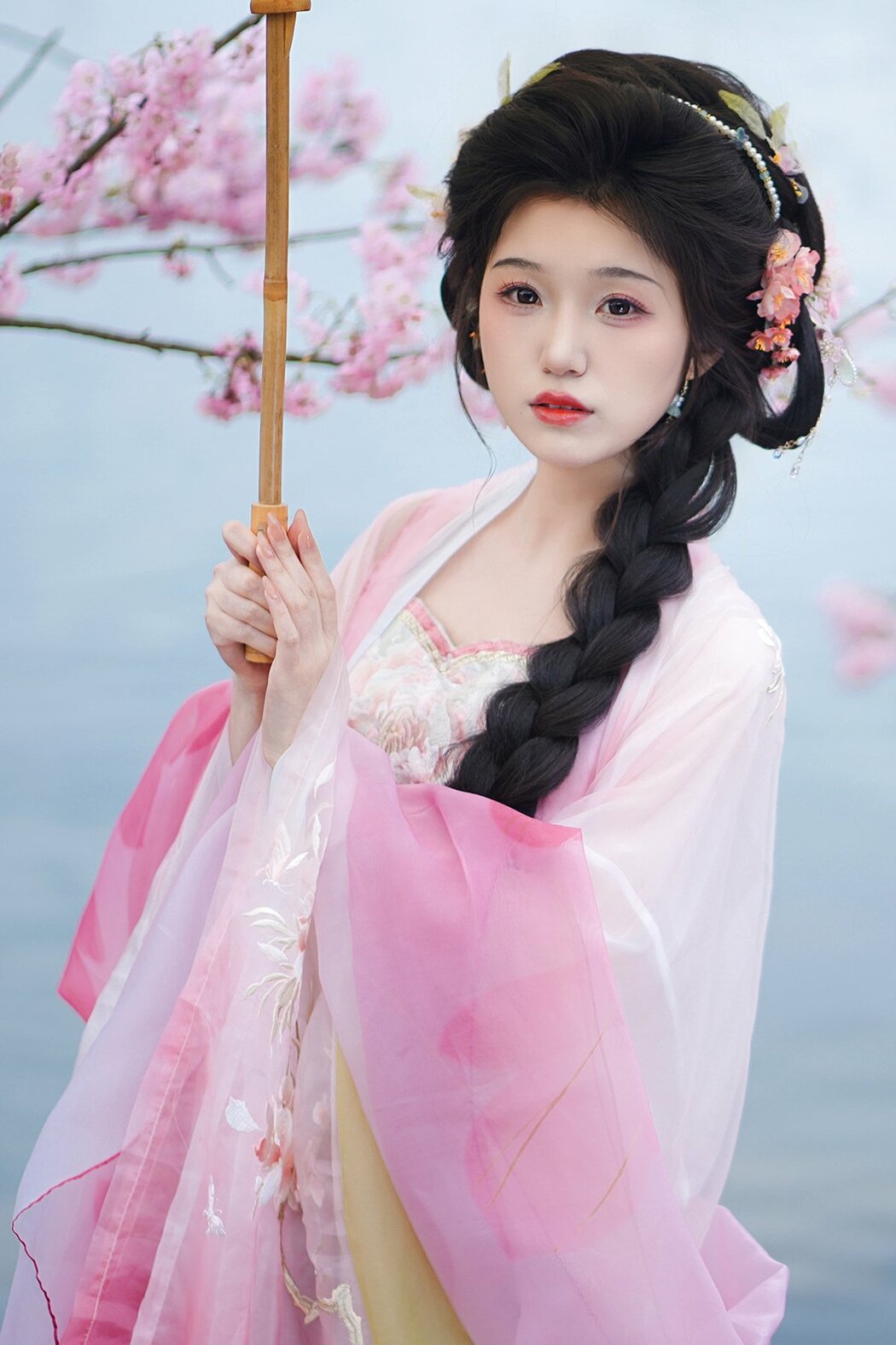YiTuYu艺图语 Vol.8834 Zi Yu He Dian Tian De Ya (14P)