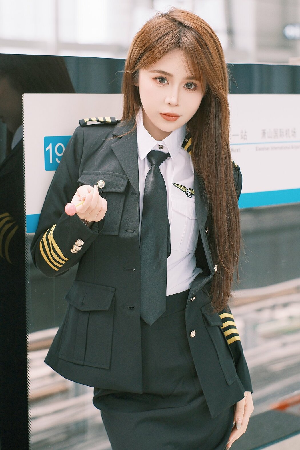 YiTuYu艺图语 Vol.9155 Pao Fu Xiao Fang (21P)
