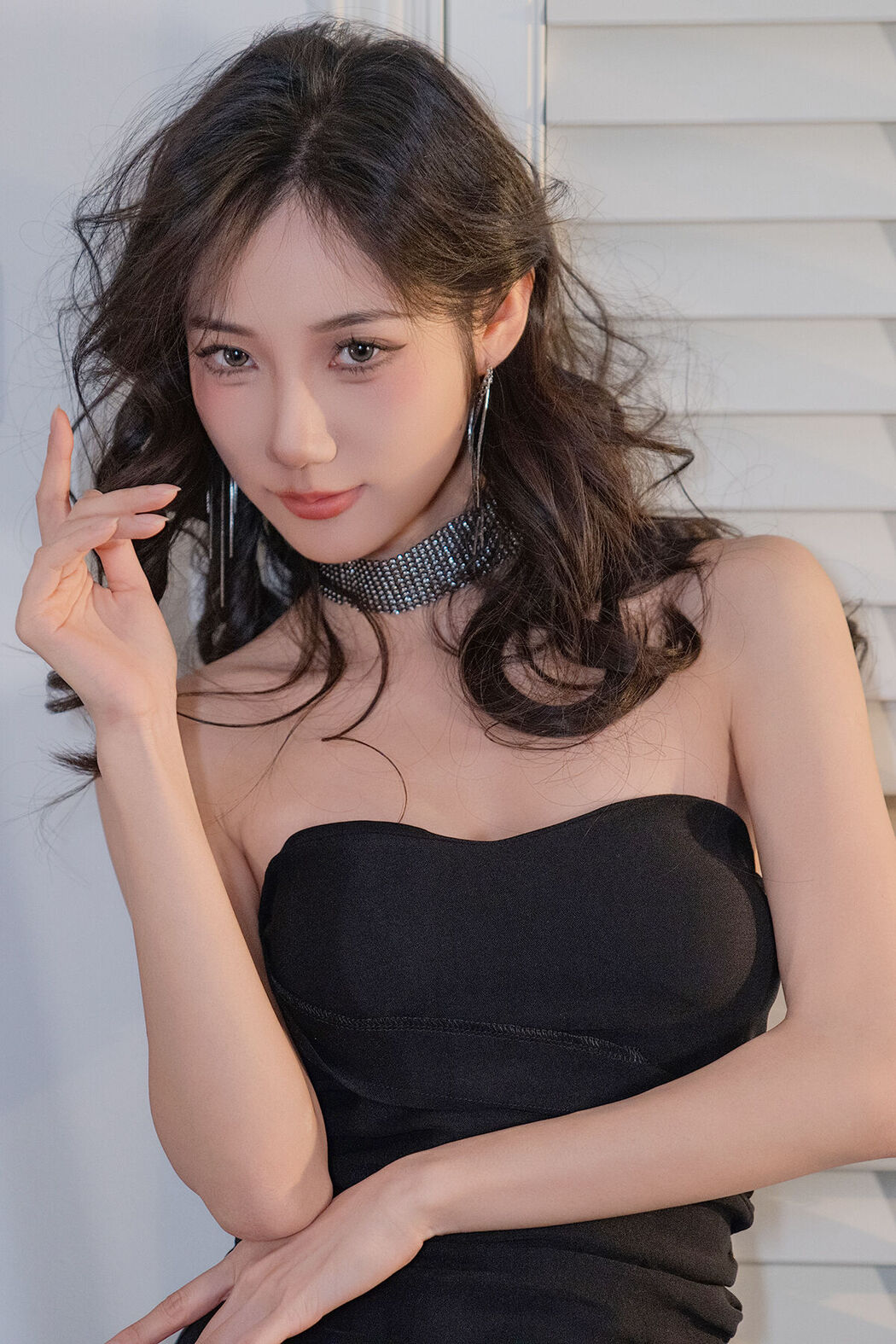 YiTuYu艺图语 Vol.8334 o1ne万 (27P)