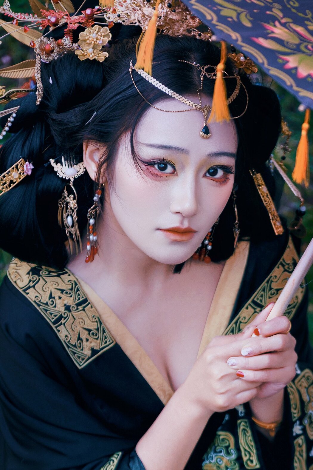YiTuYu艺图语 Vol.8704 Xiao Hong (44P)