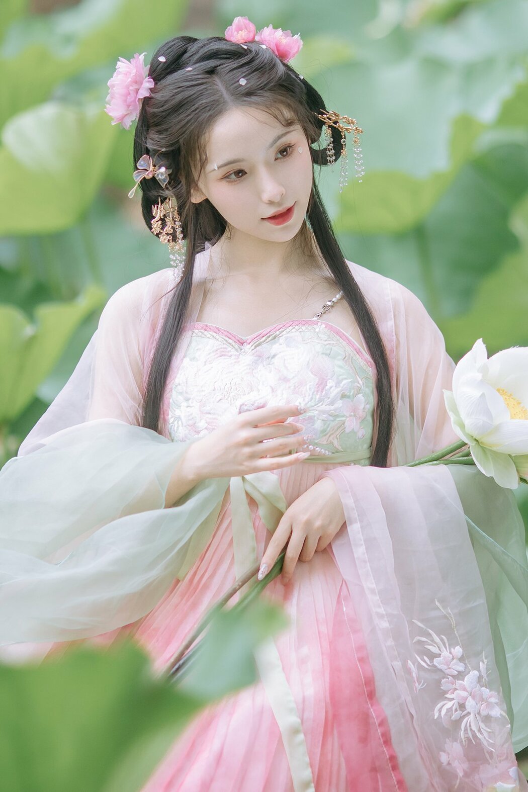 YiTuYu艺图语 Vol.8804 Yi Ming (21P)