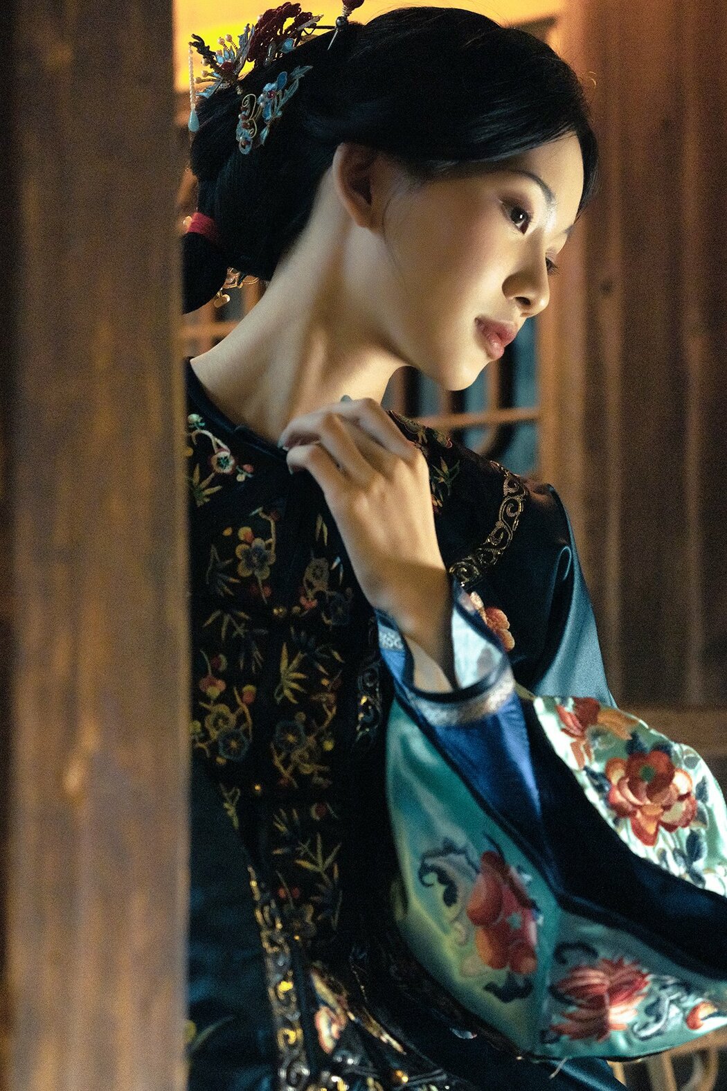 YiTuYu艺图语 Vol.10397 Er Yi Zhi (18P)