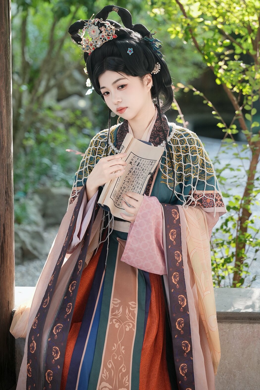 YiTuYu艺图语 Vol.10443 Qi Fu Fan Li De Mi Li (19P)