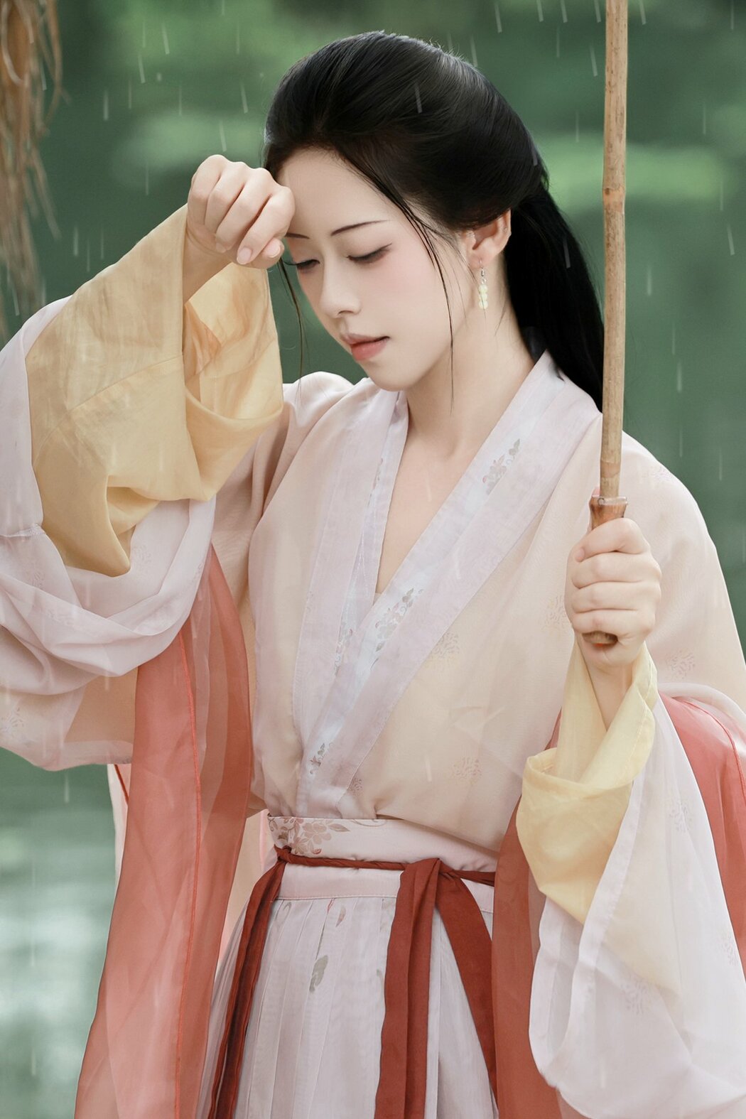YiTuYu艺图语 Vol.10395 Li Li Bu Li (11P)