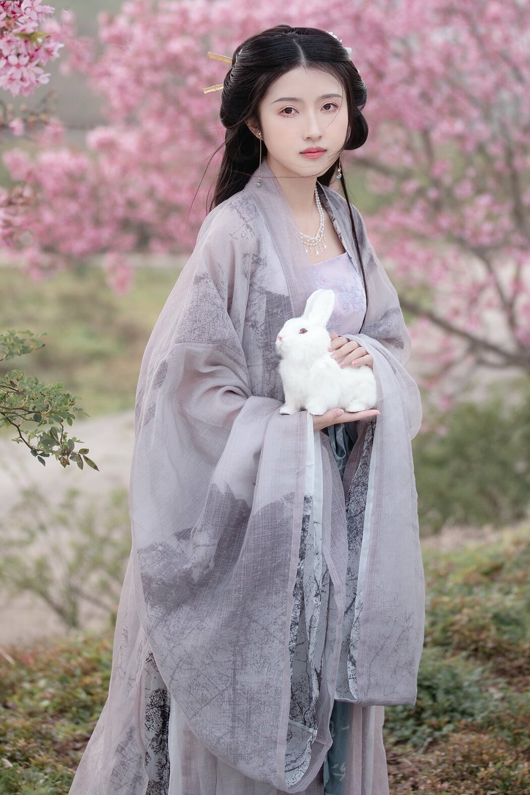 YiTuYu艺图语 Vol.8942 Qiu Yu (17P)