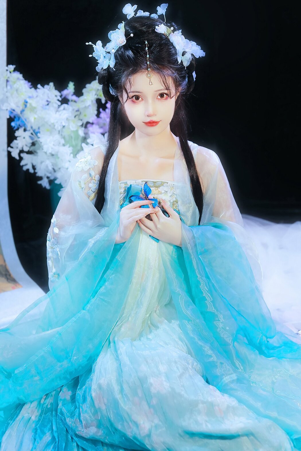 YiTuYu艺图语 Vol.9095 Yun Duo You Dian Tian (17P)