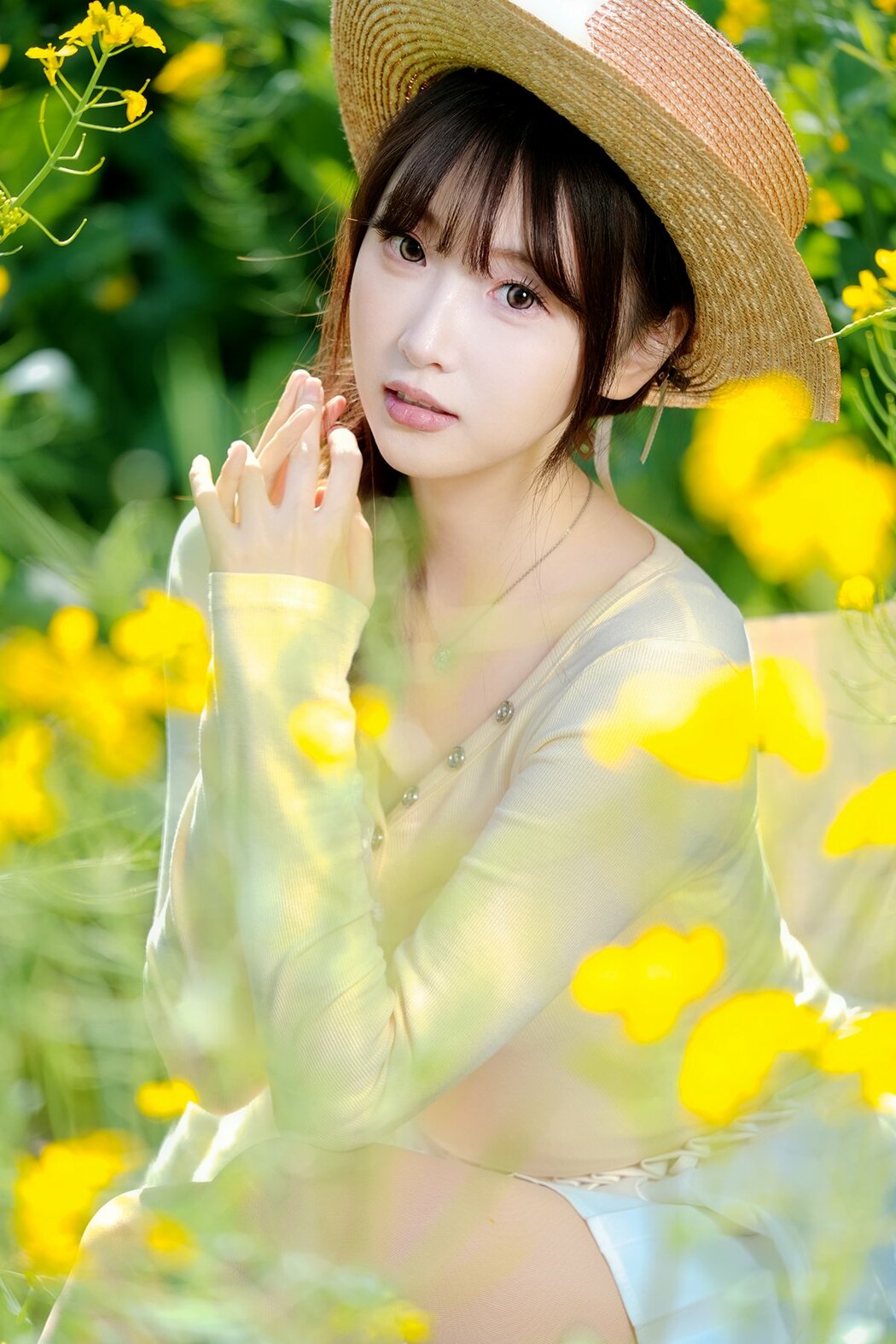 YiTuYu艺图语 Vol.8968 Bing Leng Qi E (33P)