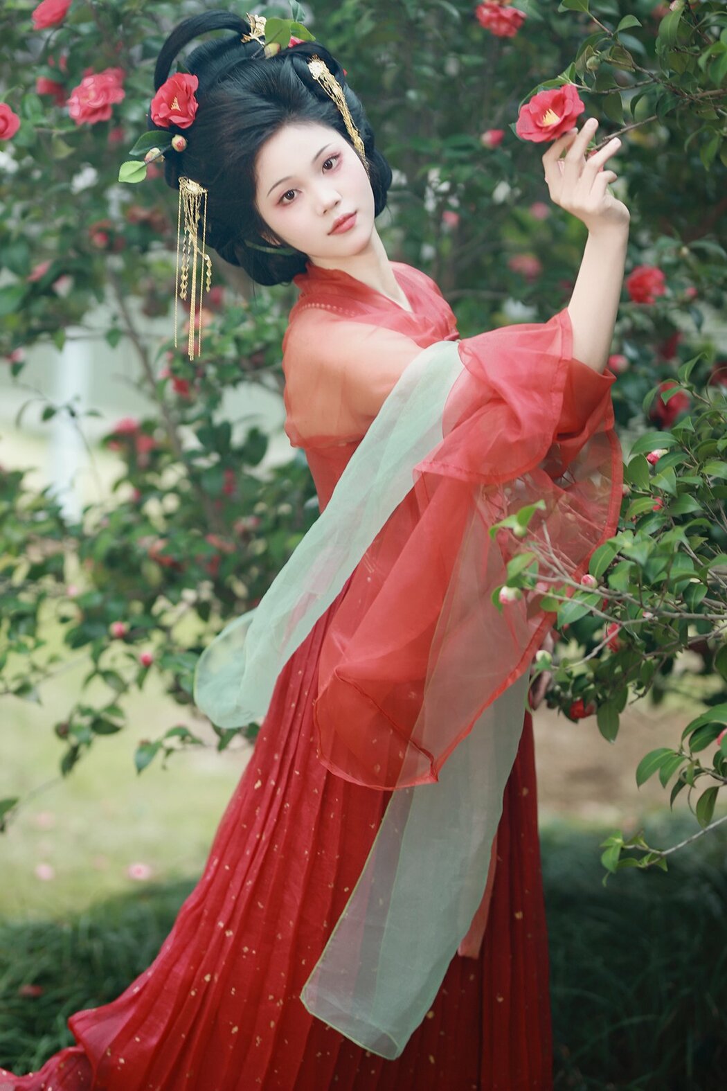 YiTuYu艺图语 Vol.10141 Jin Tian Yao Qu Hua Zhuang Ling (14P)