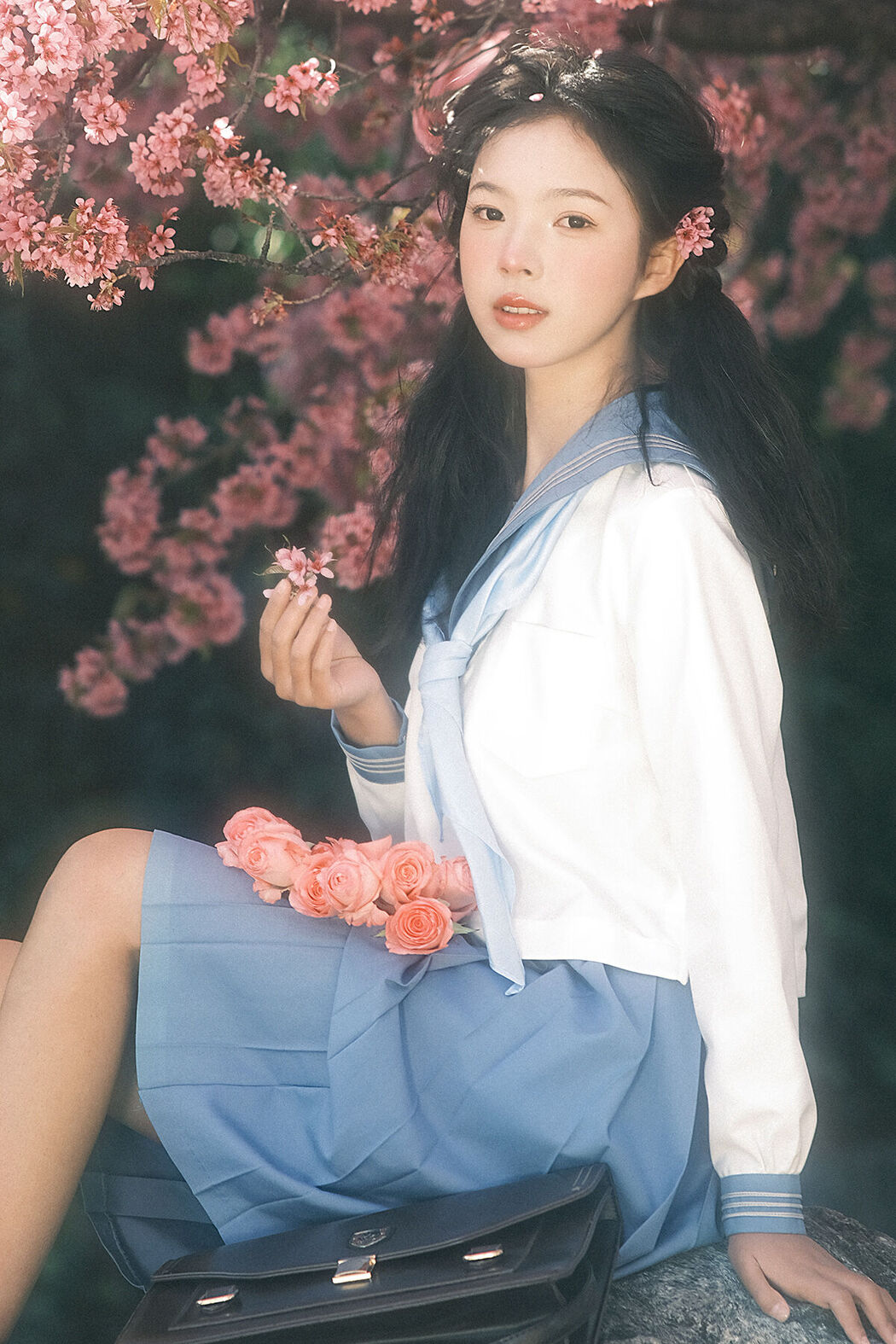 YiTuYu艺图语 Vol.8265 乐意李 (23P)