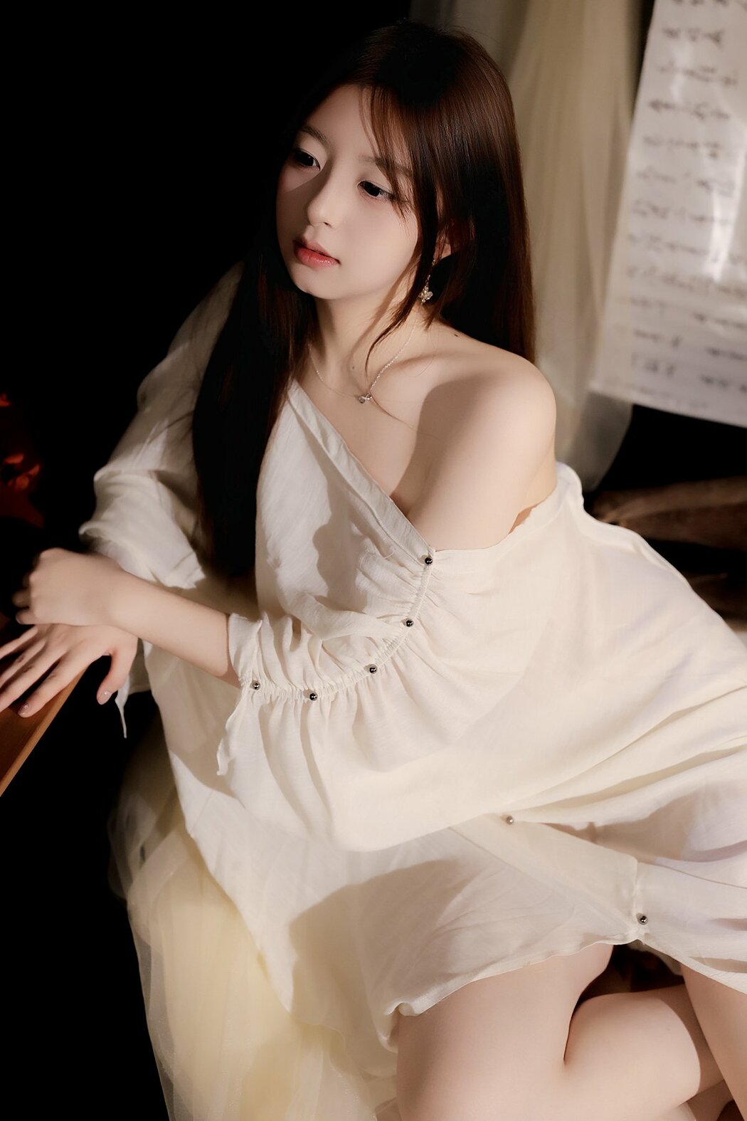 YiTuYu艺图语 Vol.9082 Li Ji Rou (32P)
