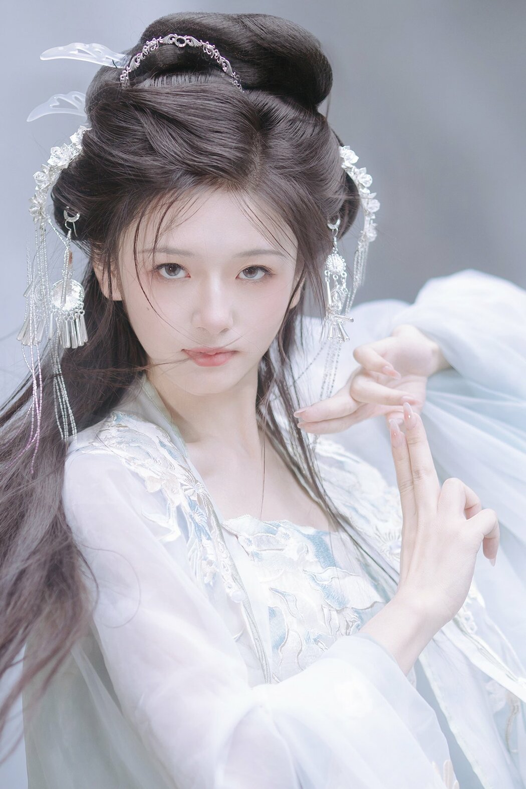 YiTuYu艺图语 Vol.8709 Chi Yan Zai Zhe Li (21P)