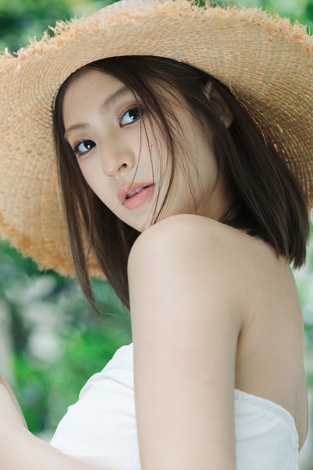 YiTuYu艺图语 Vol.10572 Jing Zhu (26P)