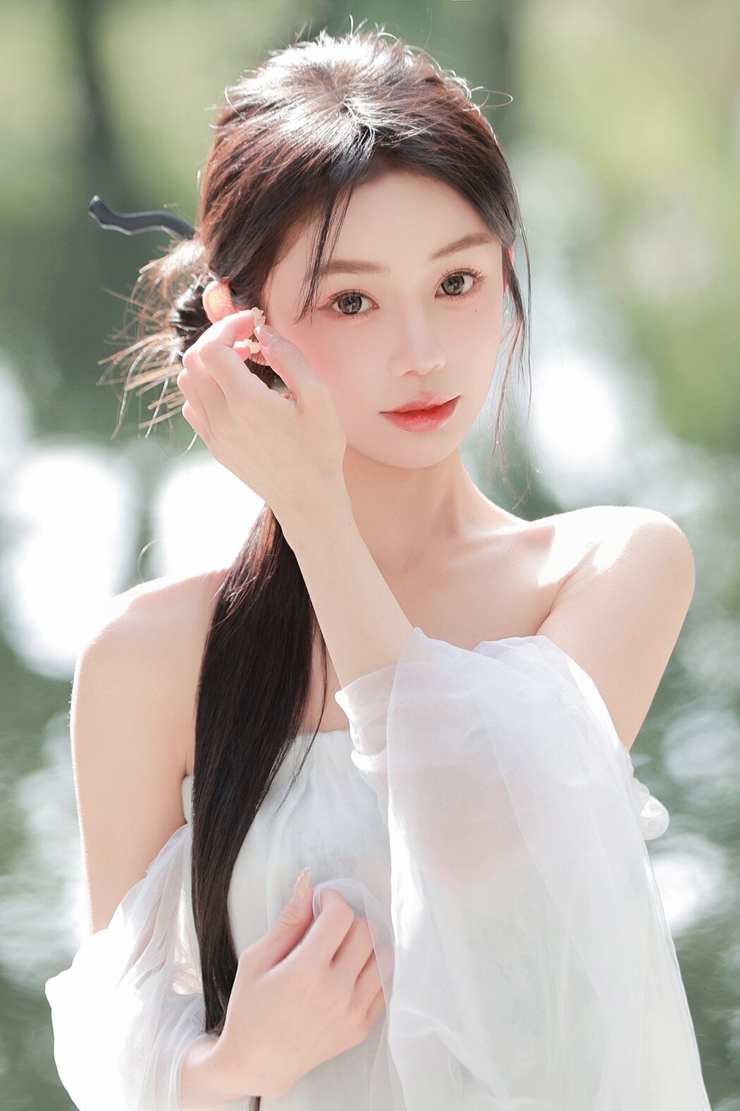 YiTuYu艺图语 Vol.8593 Yi Tong (38P)