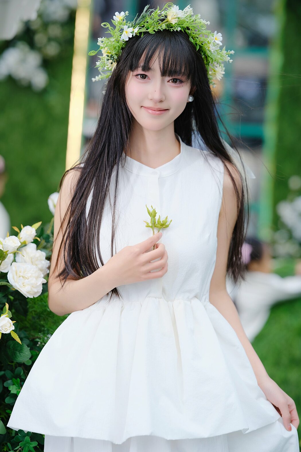YiTuYu艺图语 Vol.8850 Leng Ku Wang Ye (17P)