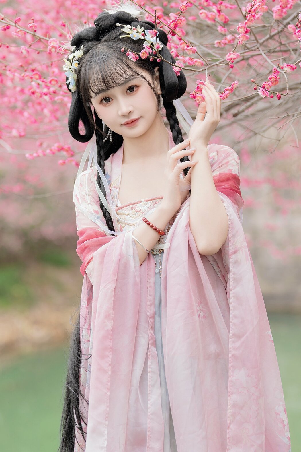 YiTuYu艺图语 Vol.8759 Jiao Yi Zhi Sui Sui (26P)