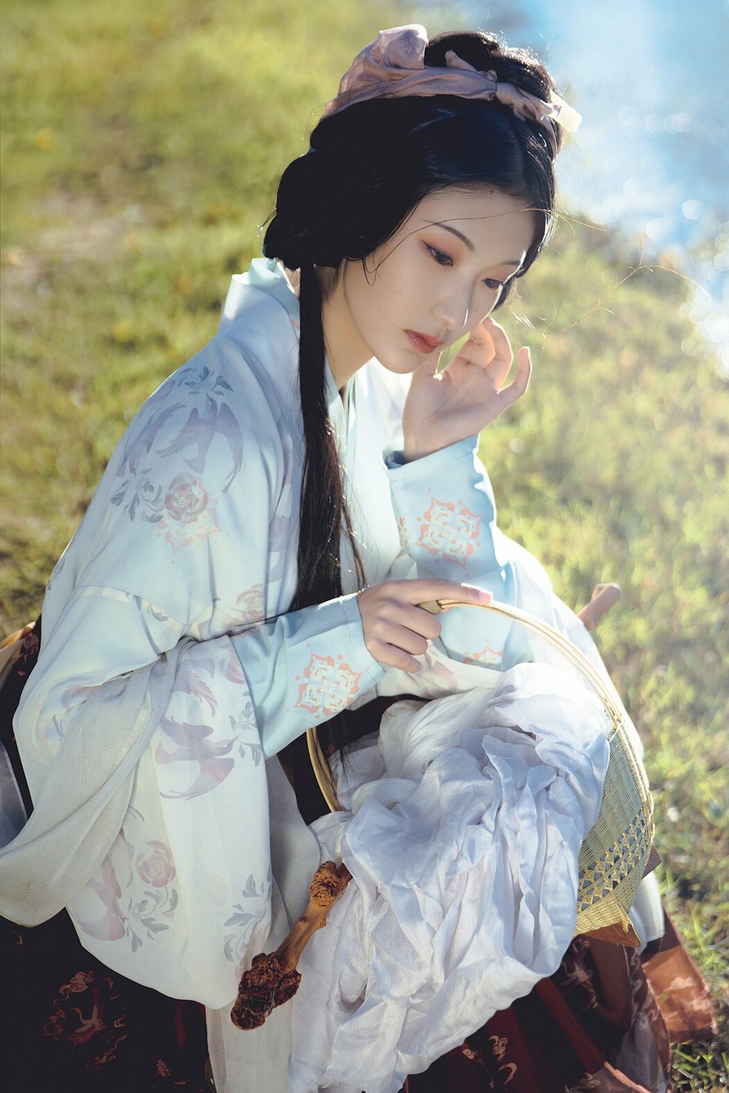 YiTuYu艺图语 Vol.9750 He Li Han (18P)