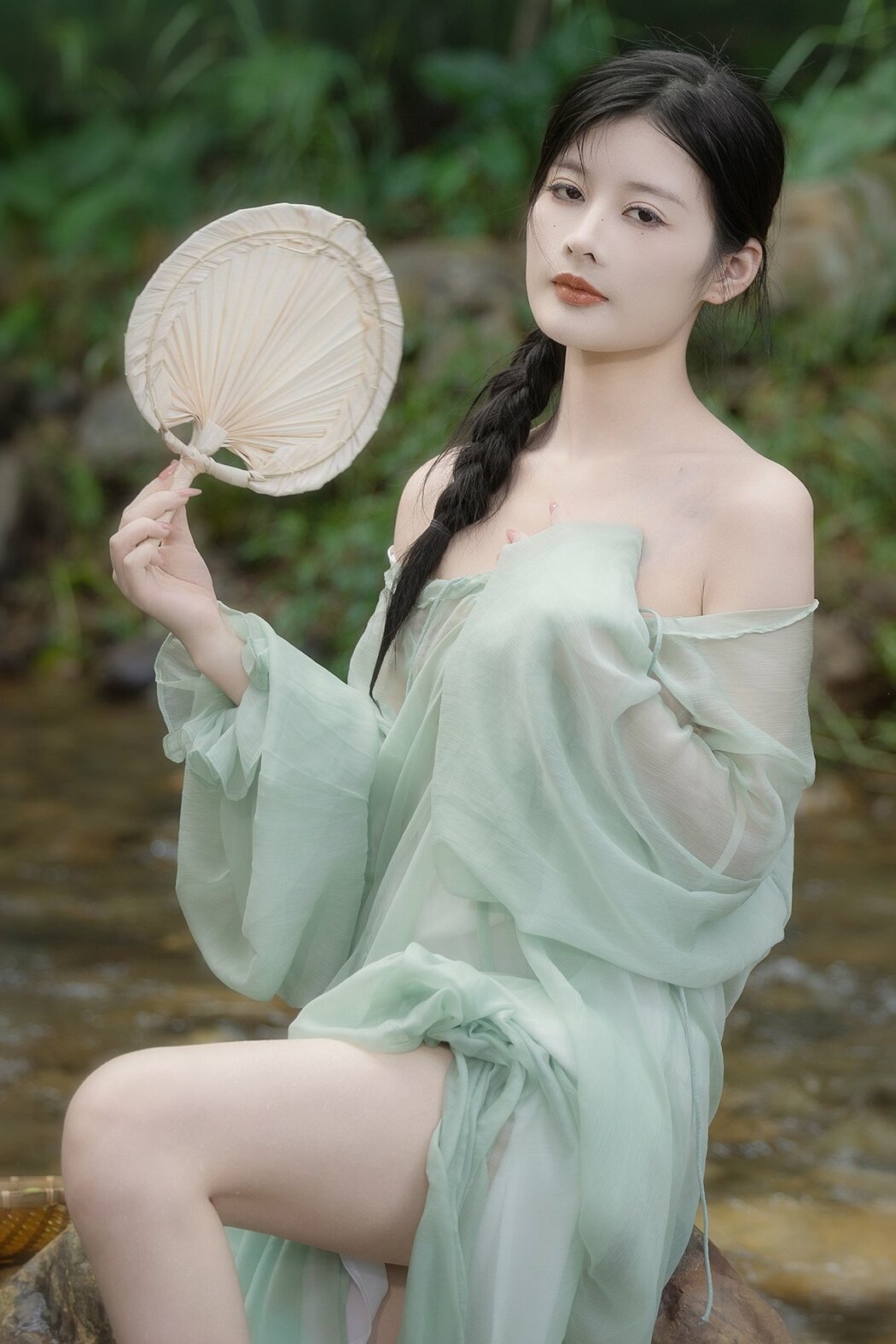 YiTuYu艺图语 Vol.9824 Yu Mi (24P)
