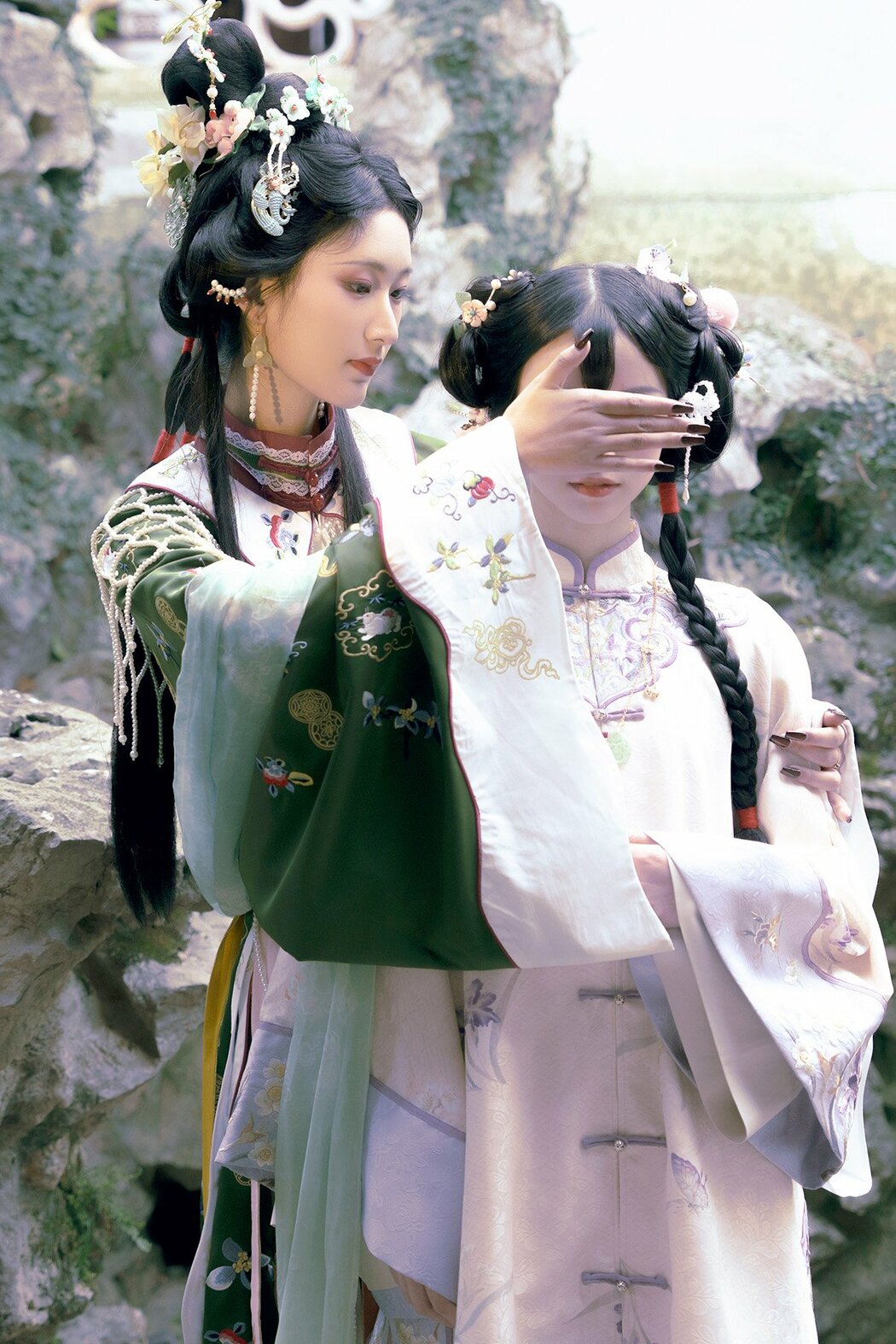 YiTuYu艺图语 Vol.9846 He Li Han (24P)