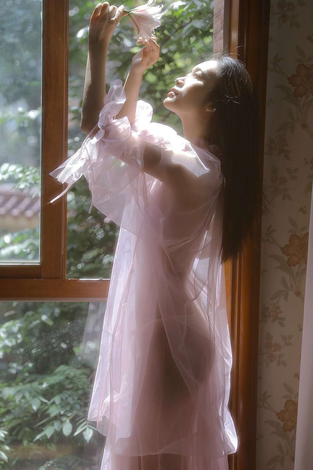 YiTuYu艺图语 Vol.9867 Liu Liu (19P)