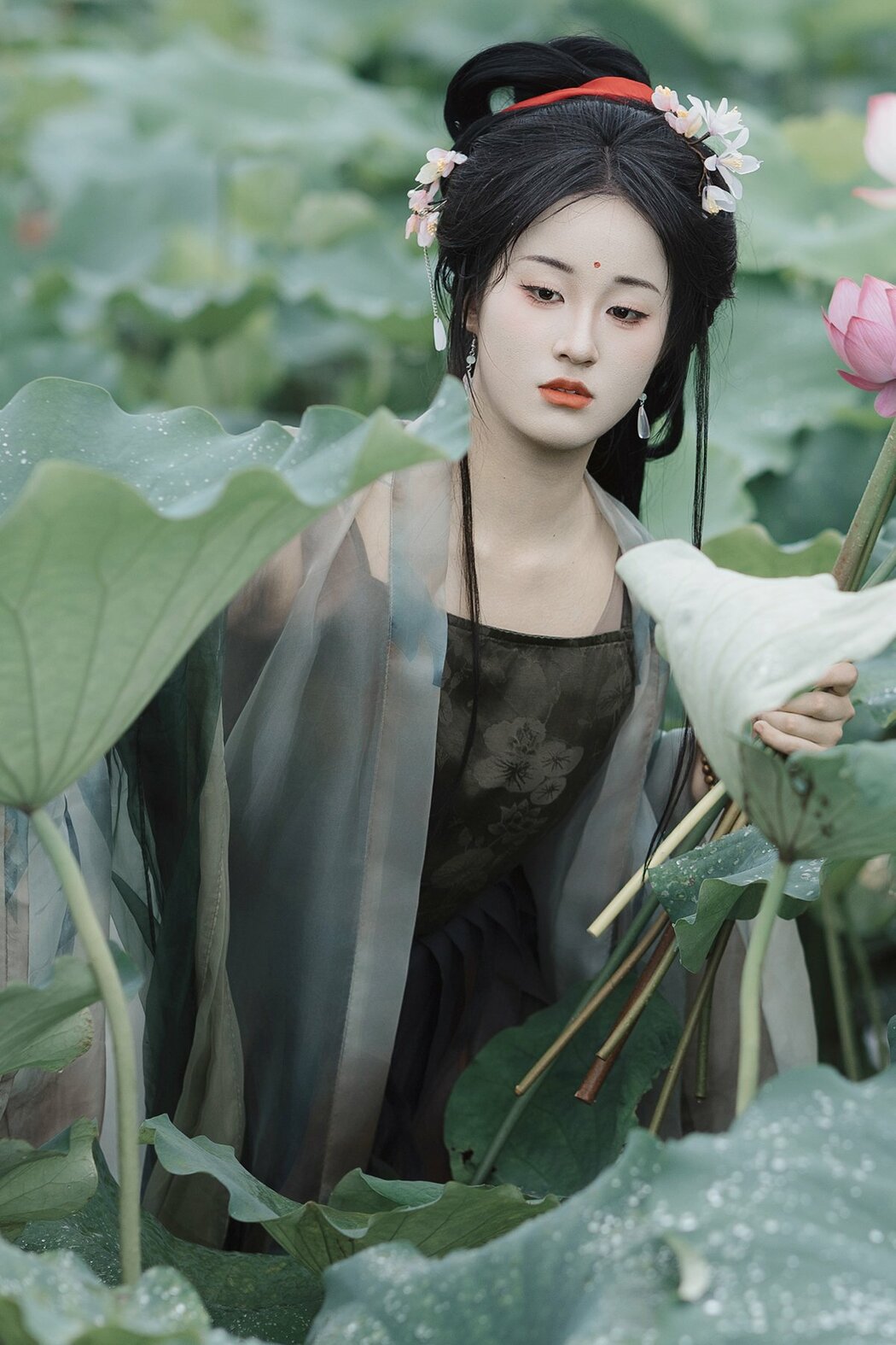 YiTuYu艺图语 Vol.9895 Yuan Di Diao Xian Qu Ye Nao (36P)