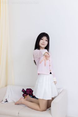 物恋传媒 No.2382 嘟嘟 - 平底凉鞋、白船袜、裸足、jk制服、裸足