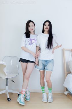 物恋传媒 No.2345 茯苓&恬恬 - 两双板鞋、红棉袜、绿棉袜、裸足
