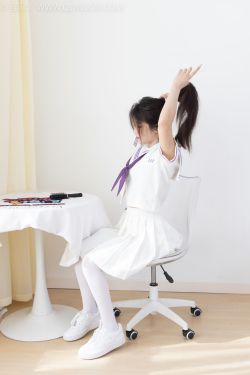 物恋传媒 No.2317 闪闪 - 板鞋、厚白丝、jk制服