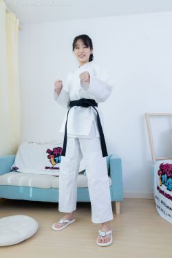 物恋传媒 No.2552 菜菜 - 人字拖、黑色踩脚裤袜、裸足、纯白棉袜